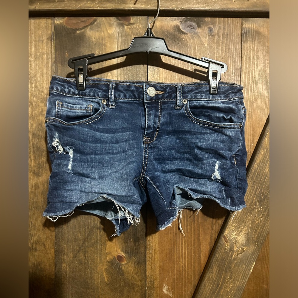 Aeropostale Denim Shorts, size 4, smoke free home